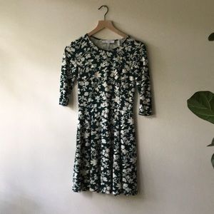 Green + white floral Lark & Ro XS dress. Like new!